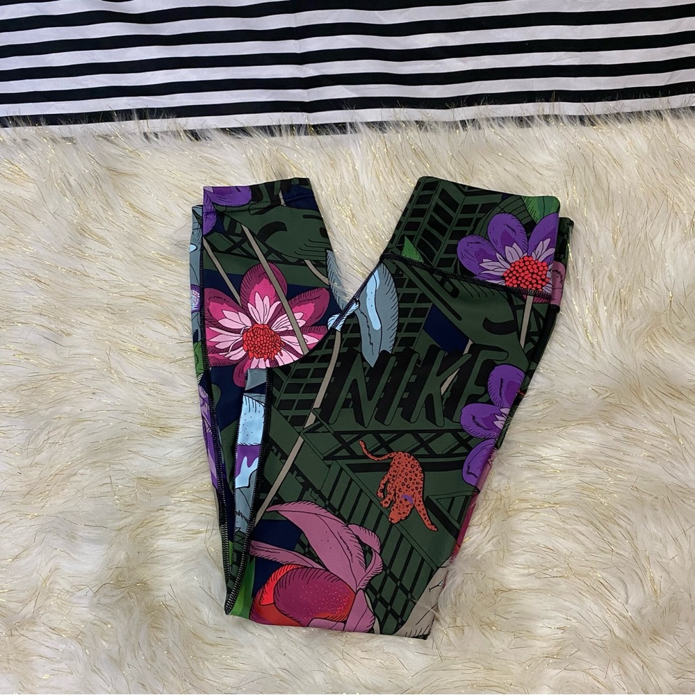 Nike- One Icon Clash Floral Training Leggings- Size Small